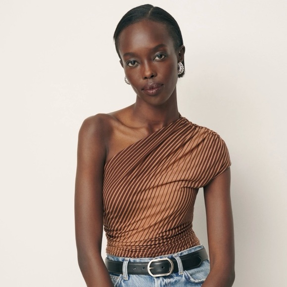 Reformation Tops - NWT Reformation Francisco One Sleeve Top
